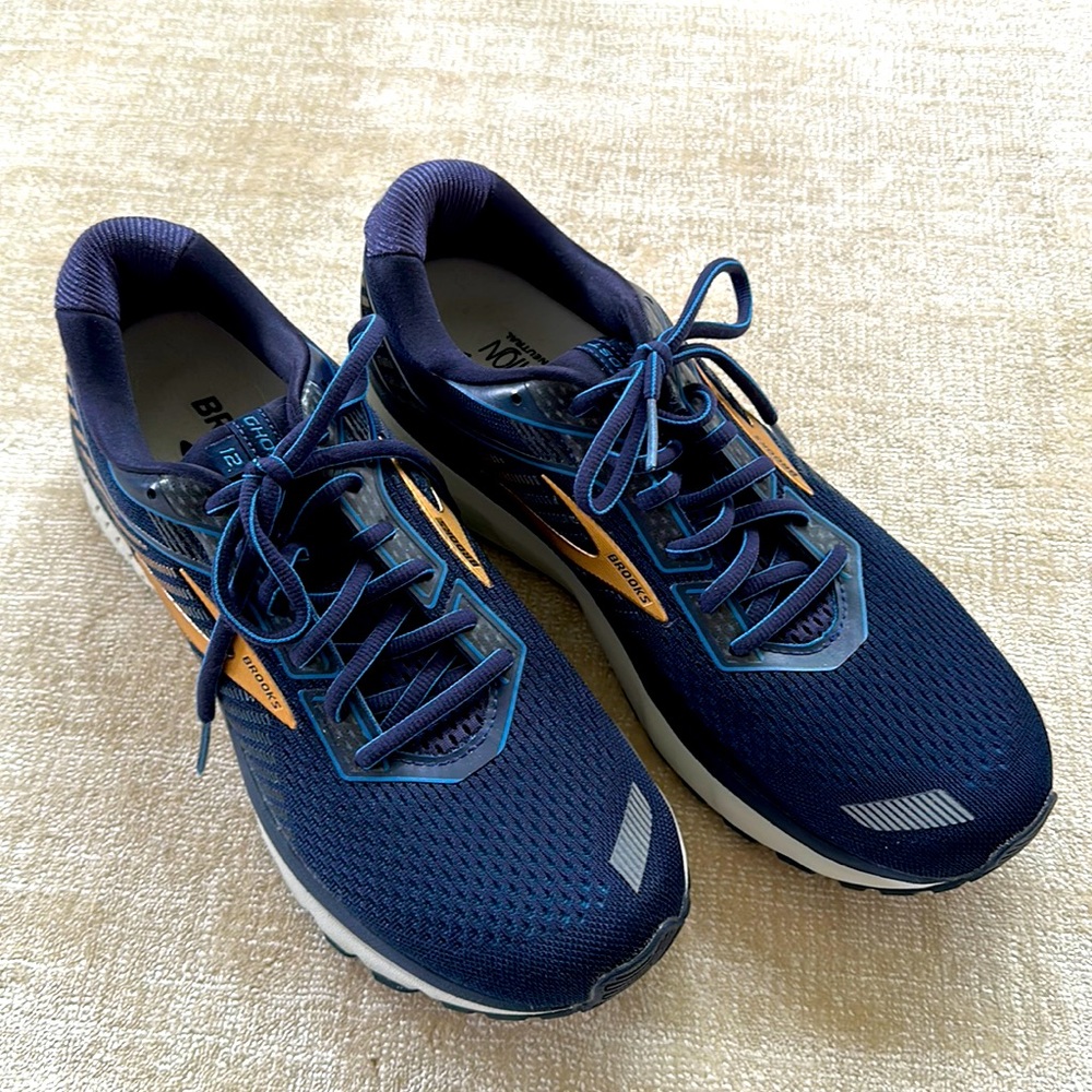 BROOKS GHOST 12 RUNNING SNEAKER SIZE 10M Navy Blue w/gold